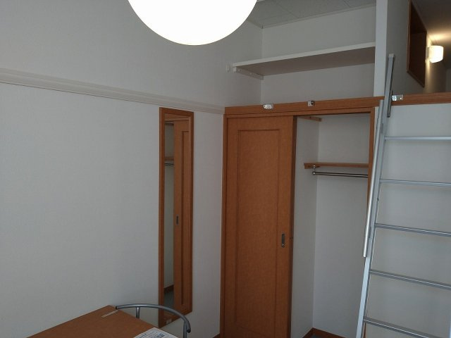 レオパレス姿見の内装|姿見付きです♪