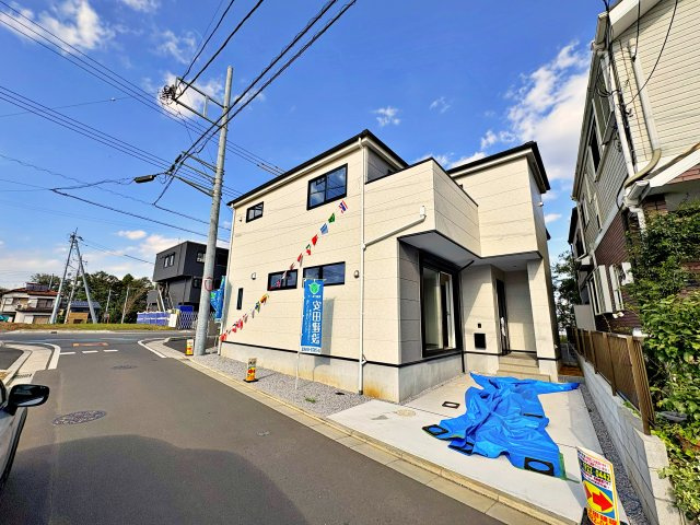《仲介手数料半額》所沢市上安松13期の前面道路含む現地写真