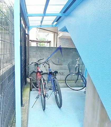 アジュール常盤台のその他共用部分|駐輪場です。