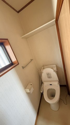 本郷借家のトイレ|1Fトイレ
