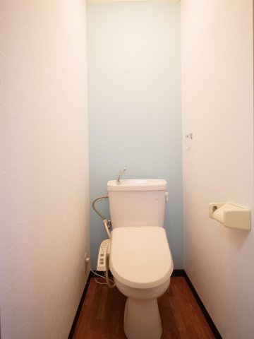 メゾンドゥクロワのトイレ|※写真は別の部屋のものです。