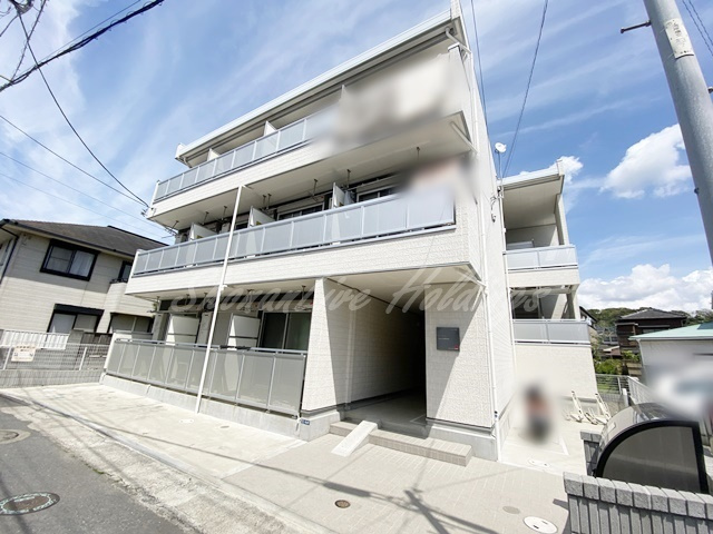鎌倉市材木座３丁目の賃貸マンションの外観