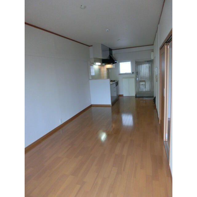 丸元マンションの居間・リビング
