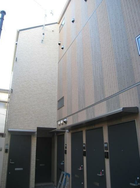杉並区和泉４丁目のアパートのエントランス|ゆとりのあるエントランスです