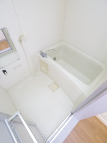 クレスト新秋津の浴室