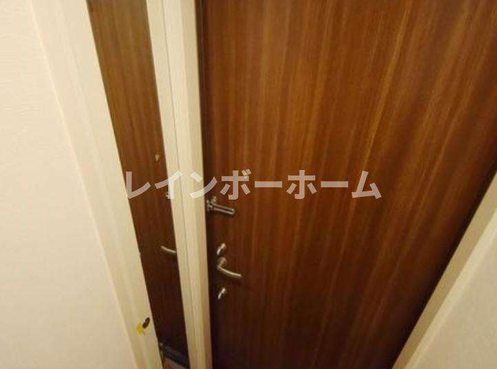 スコルピオーネの玄関