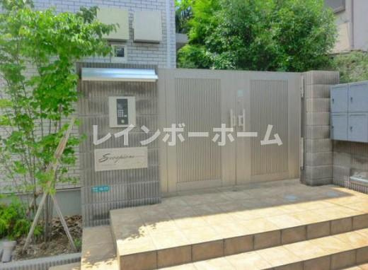 スコルピオーネのエントランス