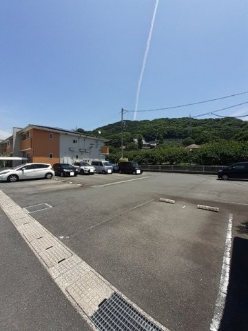 ルーエン・オルト・妙貫　Ⅱの駐車場