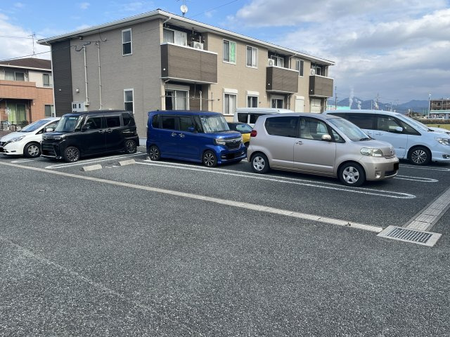 アルカンシェルＢの駐車場