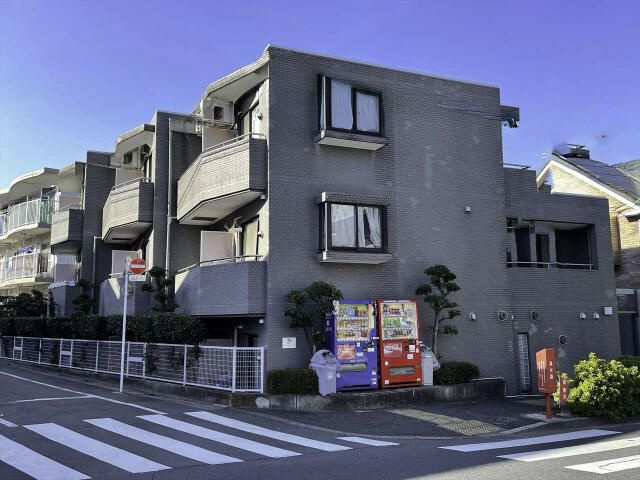 スカイコート駒沢公園の外観