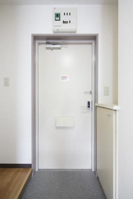 エステージ西調布の玄関|※写真は同タイプ住戸です。