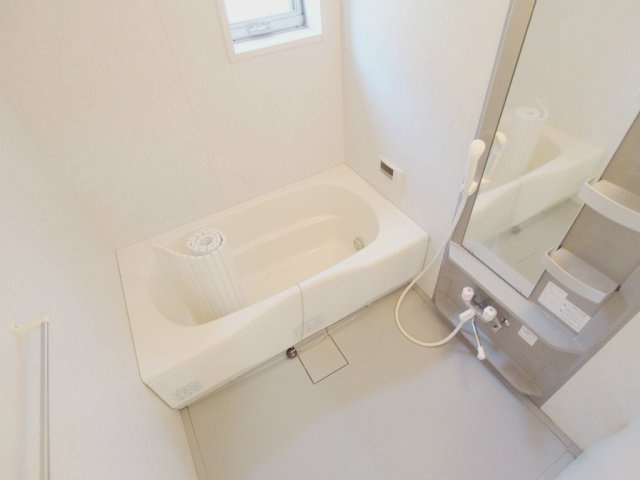 メルシイ府中 A棟の浴室