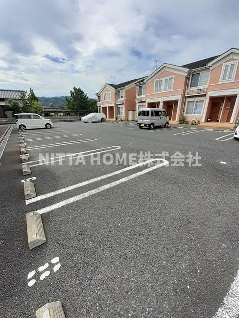 ボヌールＣの駐車場|敷地内に駐車場があります＊