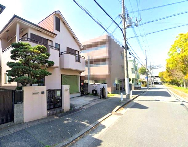 南宮町の駐車場|前面道路も広いので車の出し入れもしやすいです
