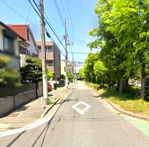南宮町の前面道路含む現地写真|前道は陽当たり・風通しが良い幅員6.9ｍ
