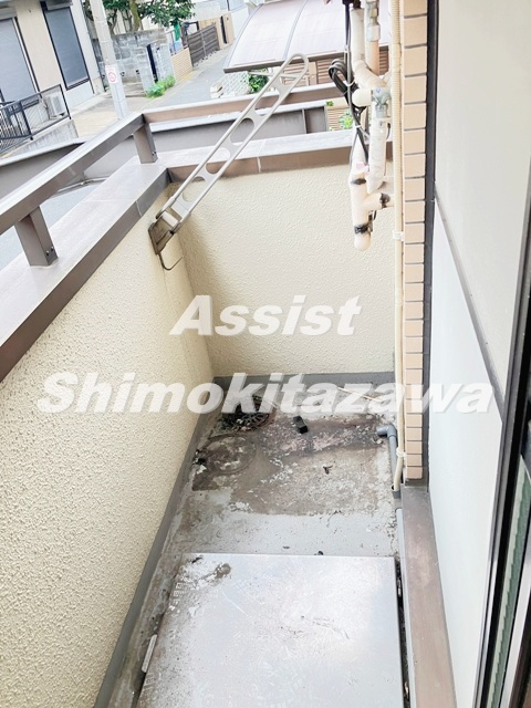 世田谷区三軒茶屋１丁目の賃貸マンションのバルコニー