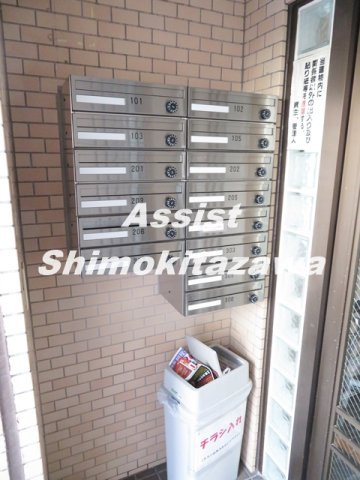 世田谷区三軒茶屋１丁目の賃貸マンションのロビー