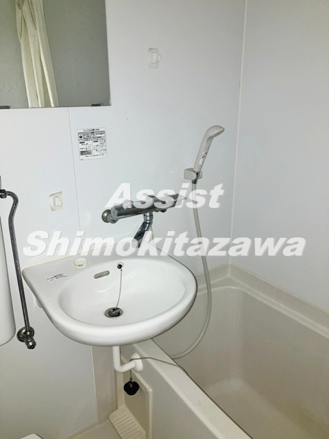 世田谷区三軒茶屋１丁目の賃貸マンションの浴室
