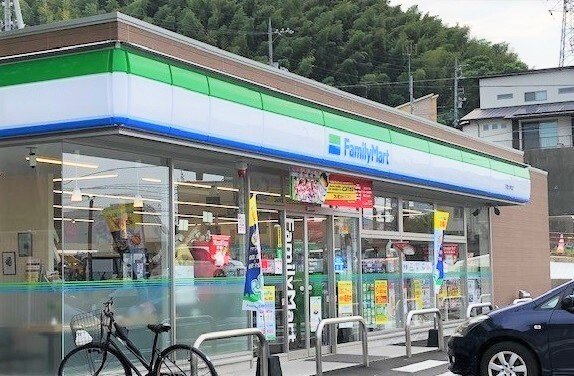 ビレッジストーンⅠの周辺|ファミリーマートまで600m