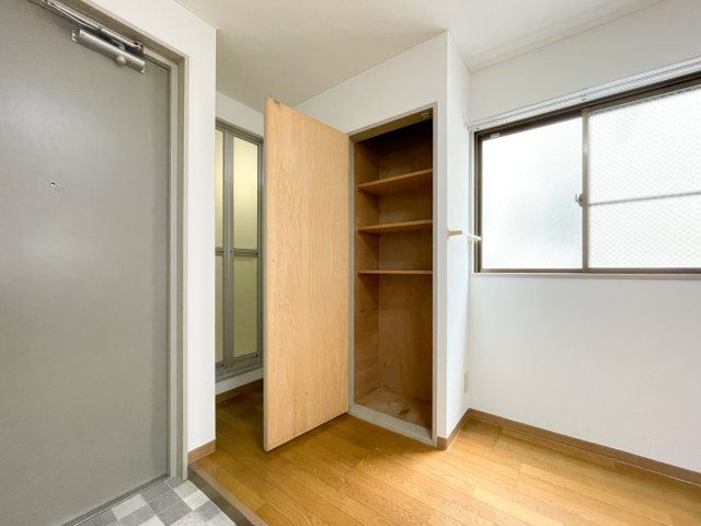 絹川ハイツの玄関|玄関収納