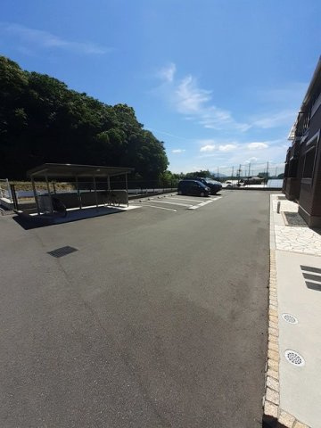 メゾン　ド　ハール　Ⅱの駐車場|駐車場に車を止められます