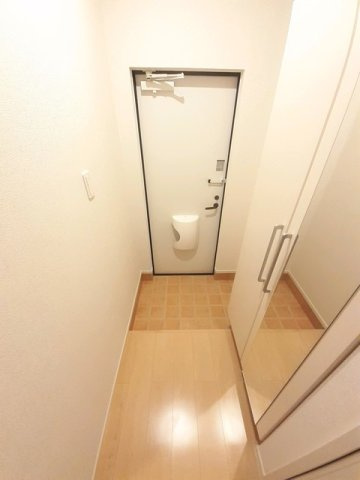 メゾン　ド　ハール　Ⅱの玄関|収納もある玄関です