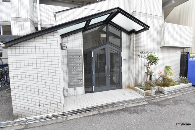 グラン・ピア塚本　仲介手数料無料のエントランス