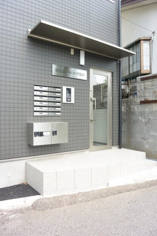 レシェル八千代台のエントランス