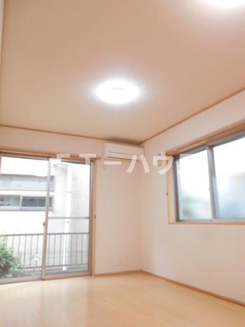 飯山満町戸建の居間・リビング