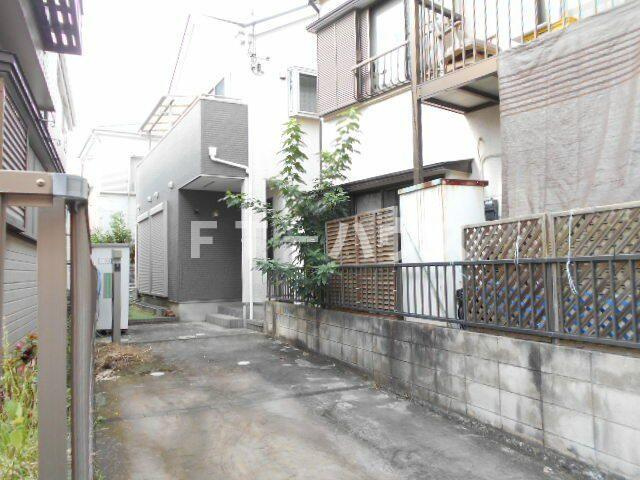 飯山満町戸建の駐車場