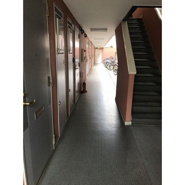 マジェスタ八戸ノ里のロビー