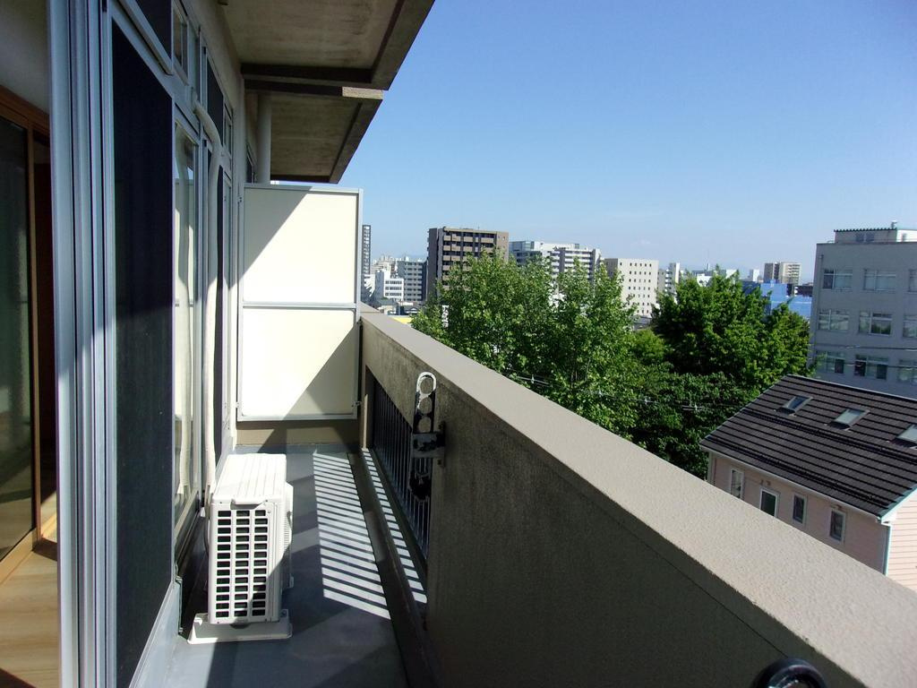 寄居マンションのバルコニー