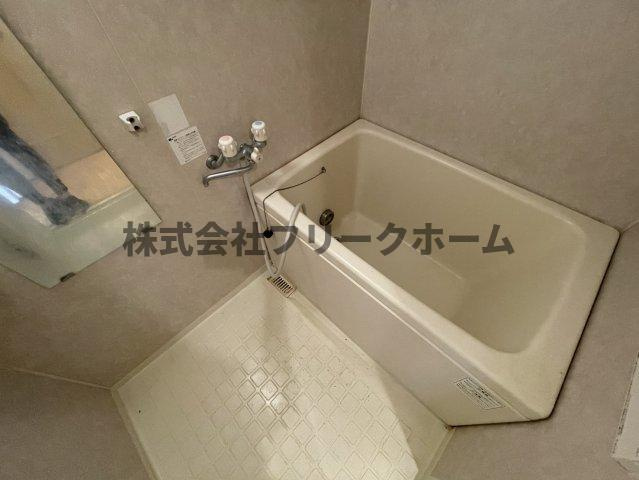 三鷹市上連雀６丁目の賃貸マンションの浴室