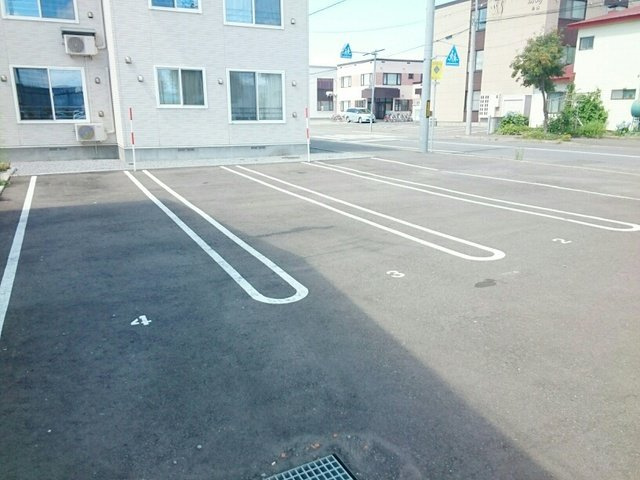 エス・スールの駐車場|駐車スペースもあります