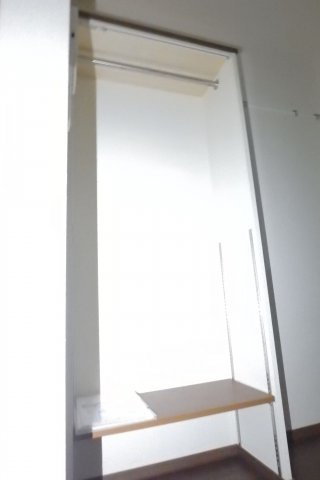 アーバンプレイス阿佐ヶ谷駅前の収納|広々クローゼット　同シリーズ仕様