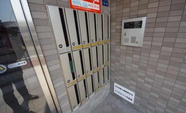 シャテロハイツ弐番館のロビー