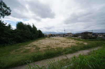 【外観】 | 倉敷市真備町川辺（市街化区域）の分譲地や資材置き場 | 川沿いの静かな土地です。資材置き場として使われていました。