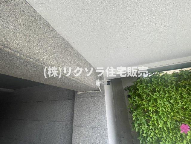 ライツシティ東寝屋川弐番館の防犯設備|防犯カメラ
■物件内覧・資金計画相談・住宅ローン相談、リフォーム相談、お問合せ受付中■
※当日・翌日のご内覧、ご相談はお電話でのお問合せがスムーズです！