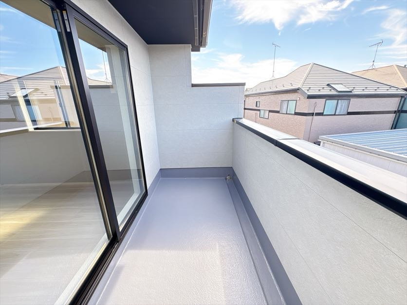 野田市中根6期　新築戸建　2号棟のバルコニー