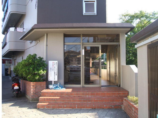 古市グリーンハイツのエントランス