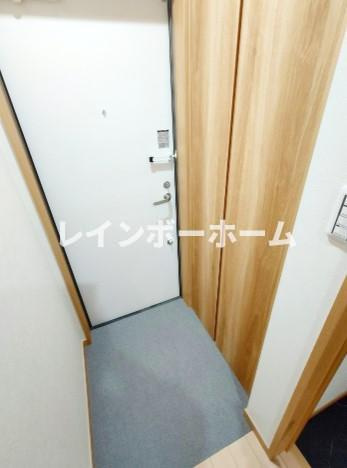 メゾンシマの玄関|別部屋参考写真です。