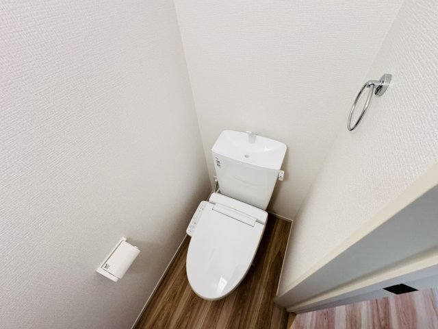 柏市柏新築戸建【高田小学校：7分】のトイレ|温水洗浄暖房便座つきトイレ