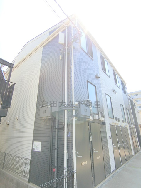 アプロ千鳥町の外観|2018年3月築　木造地上2階建て総戸数12戸　東京都大田区千鳥3丁目　
東急池上線千鳥町駅徒歩2分、多摩川線武蔵新田駅徒歩5分、下丸子駅徒歩8分