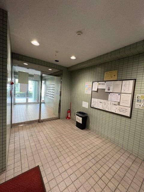 シティ東十条のエントランス