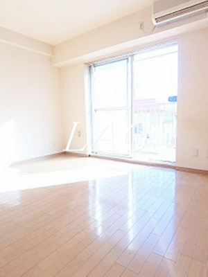 【居間・リビング】 | ジェイド・パレス | 洋室のお部屋です。