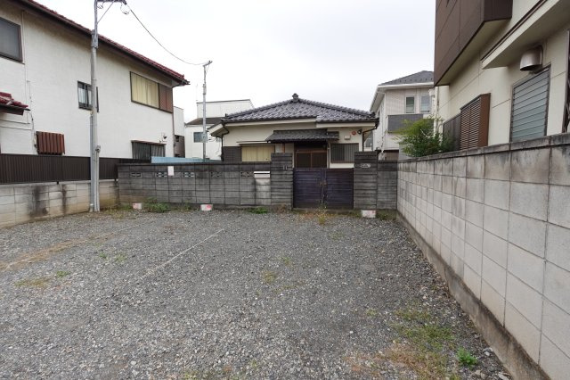 川越市郭町　3SDK+カースペース4台付き　平屋戸建貸家
