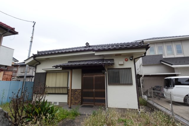 川越市郭町　3SDK+カースペース4台付き　平屋戸建貸家の外観