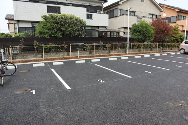 ルーチェの駐車場