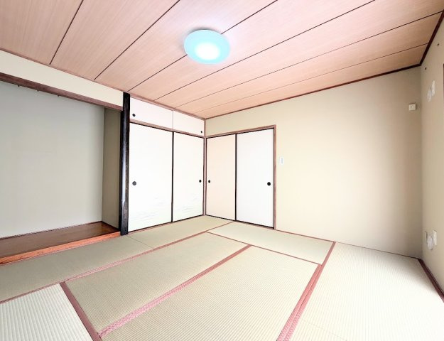 【和室】 | 小山田桜台団地92号棟 | ◆感性を育むプライベートルームはシンプルでスマートな空間。好みの空間で読書をしたり、音楽を聞いたりと一人の時間も充実したものにできます。