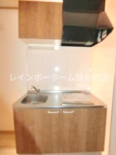 エアカーサ梅島のキッチン